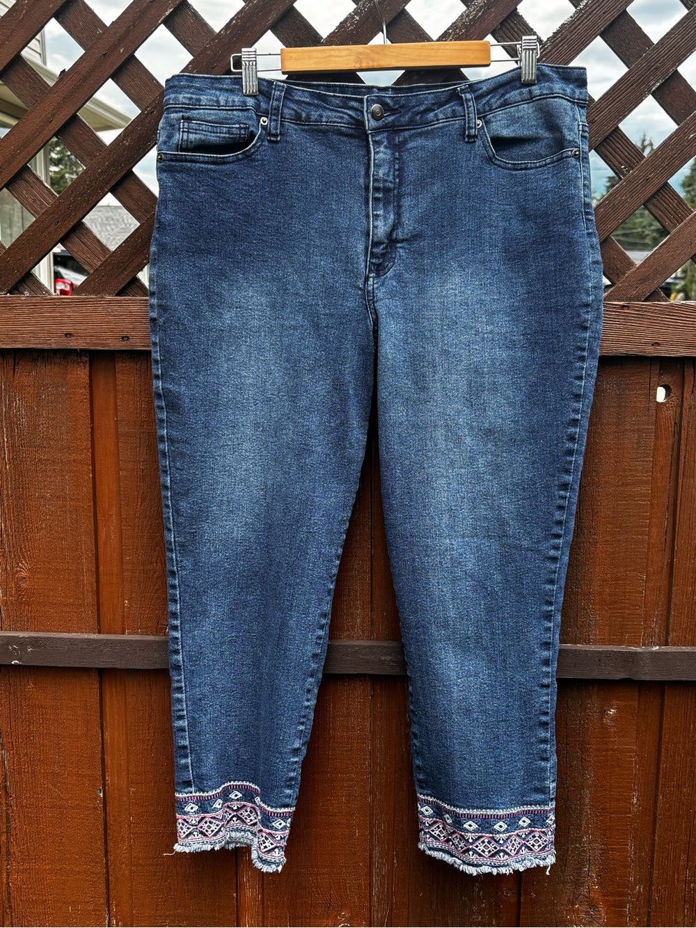 Northern Reflections Embroidered Hem Cropped Jeans | Size 16